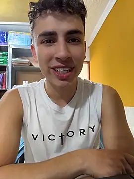 Snapshot of AdrianRinaldi chatting on April 19, 6:10 pm AdrianRinaldi online show from April 19, 6:10 pm