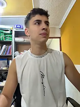 Snapshot of AdrianRinaldi chatting on April 26, 3:53 pm AdrianRinaldi online show from April 26, 3:53 pm