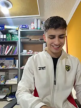 Snapshot of AdrianRinaldi chatting on May 3, 3:07 pm AdrianRinaldi online show from May 3, 3:07 pm