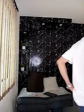 Rafael Mendezz online show from February 7, 8:45 pm