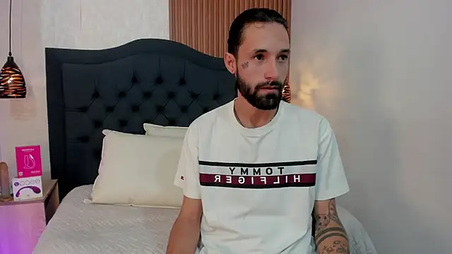 Hisoka 011 online show from April 9, 7:19 pm