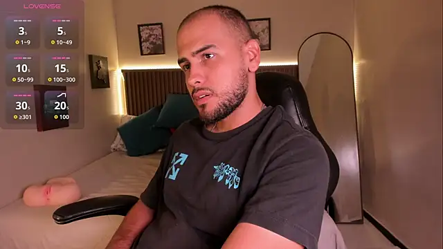 Snapshot of Marcus_Soler chatting on April 21, 1:50 pm Marcus Soler online show from April 21, 1:50 pm