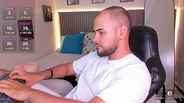 Snapshot of Marcus_Soler chatting on May 4, 2:02 pm Marcus Soler online show from May 4, 2:02 pm