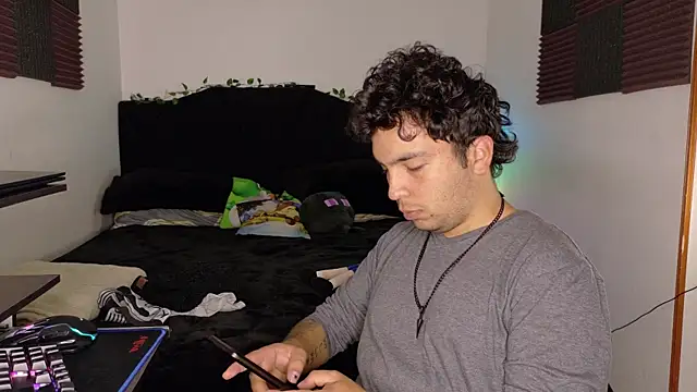 Snapshot of Conor_Taylor chatting on April 10, 2:44 pm Conor Taylor online show from April 10, 2:44 pm