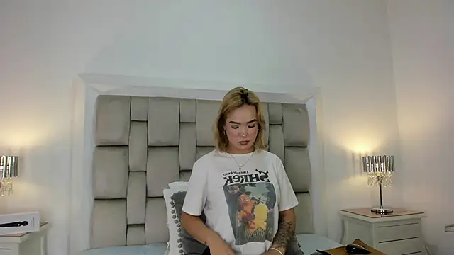 frehia dimou online show from February 19, 12:01 pm