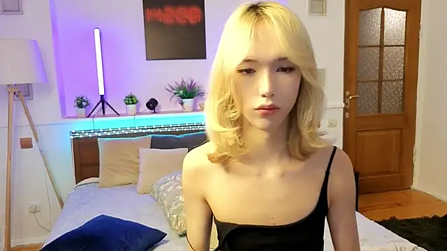 okerriella online show from March 27, 5:35 am