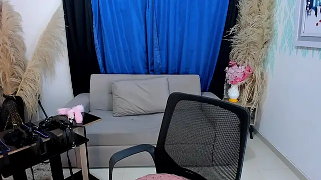 Snapshot of SofiaRivera1 chatting on August 5, 8:00 pm SofiaRivera1 online show from August 5, 8:00 pm