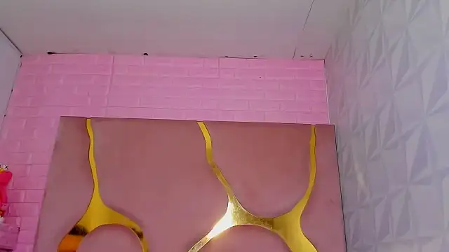 Snapshot of Niina_Sissy chatting on October 14, 6:25 am Niina Sissy online show from October 14, 6:25 am