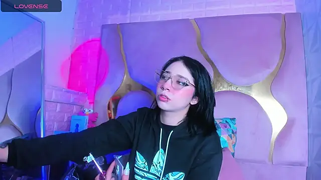 Niina Sissy online show from April 10, 4:50 am