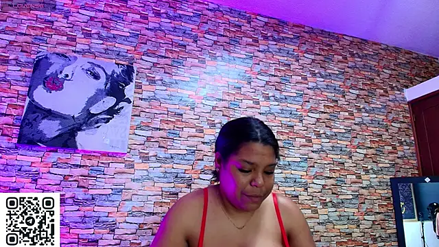 Snapshot of naomi_campbel_ chatting on June 7, 1:59 pm naomi campbel online show from June 7, 1:59 pm