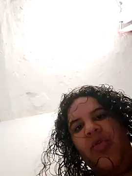 Snapshot of Gorditasexy2000 chatting on March 1, 6:15 am Gorditasexy2000 online show from March 1, 6:15 am