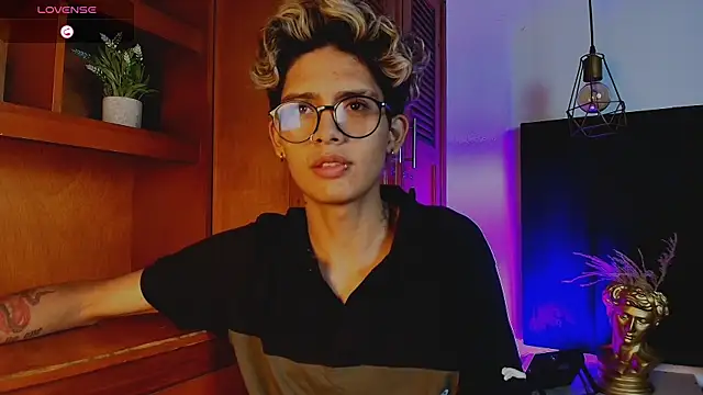 massimo alessandro online show from October 15, 7:58 pm