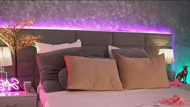 SofiBabe online show from November 4, 6:01 am