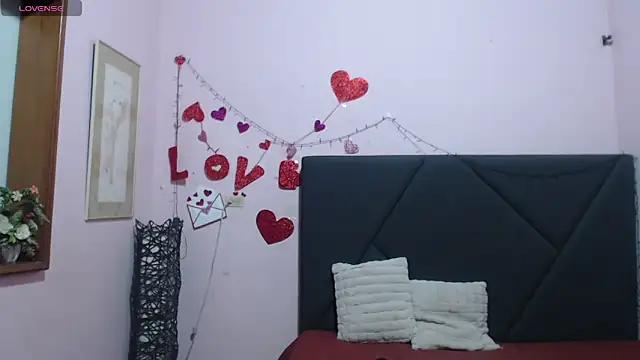 pamela echeverria online show from April 17, 11:24 am