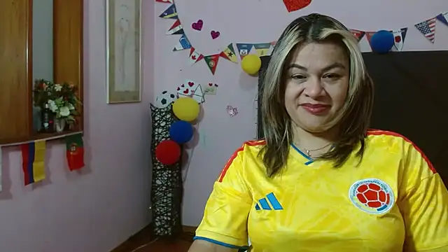Snapshot of pamela_echeverria chatting on June 27, 12:22 pm pamela echeverria online show from June 27, 12:22 pm