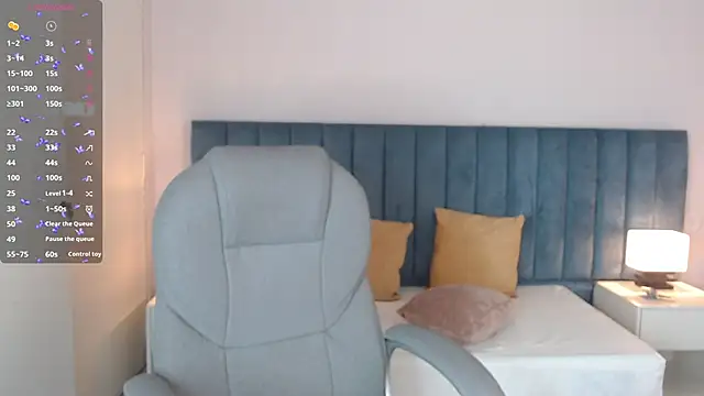 gemmalewis  online show from October 22, 4:51 pm