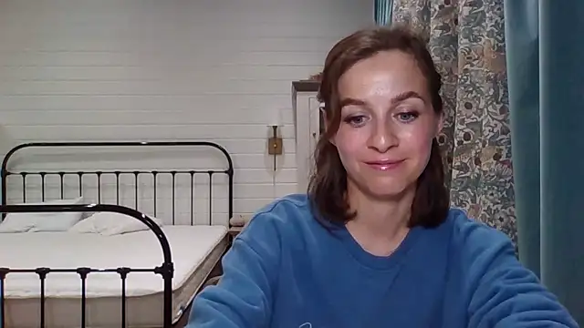 Snapshot of Niravyn_ chatting on September 9, 9:53 am Niravyn online show from September 9, 9:53 am