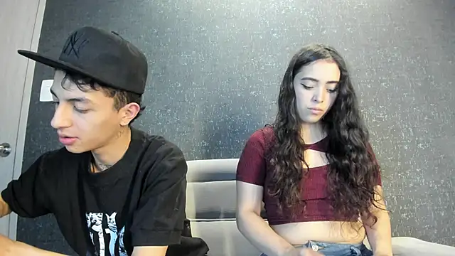 Snapshot of NickandAbby_ chatting on February 6, 7:28 pm NickandAbby online show from February 6, 7:28 pm