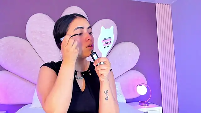 NickandAbby  online show from April 5, 11:40 am