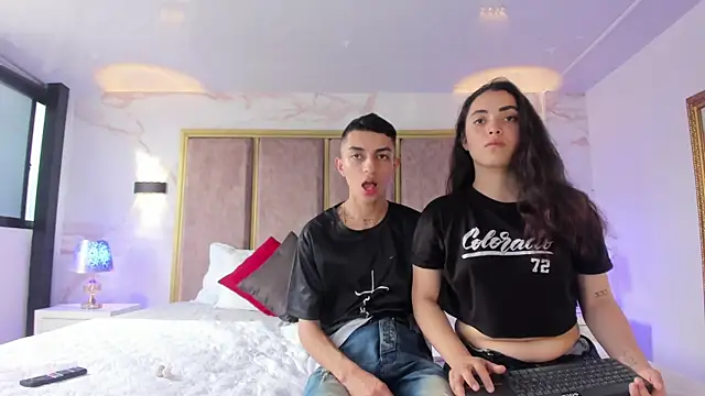 NickandAbby  online show from April 8, 7:25 pm