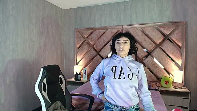 Babyyrasta666 online show from December 17, 3:34 am