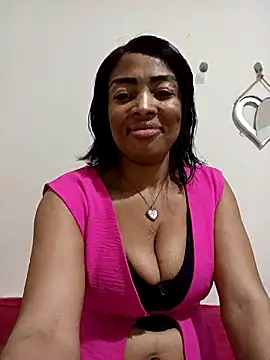 Snapshot of SEXYMOANSXX chatting on April 23, 5:52 am SEXYMOANSXX online show from April 23, 5:52 am