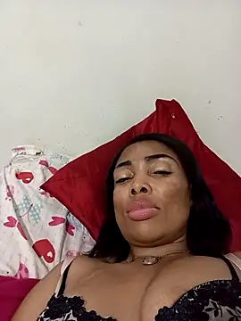 Snapshot of SEXYMOANSXX chatting on April 28, 5:40 pm SEXYMOANSXX online show from April 28, 5:40 pm