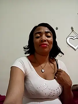 Snapshot of SEXYMOANSXX chatting on May 11, 4:51 am SEXYMOANSXX online show from May 11, 4:51 am
