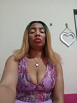 Snapshot of SEXYMOANSXX chatting on May 31, 1:40 pm SEXYMOANSXX online show from May 31, 1:40 pm
