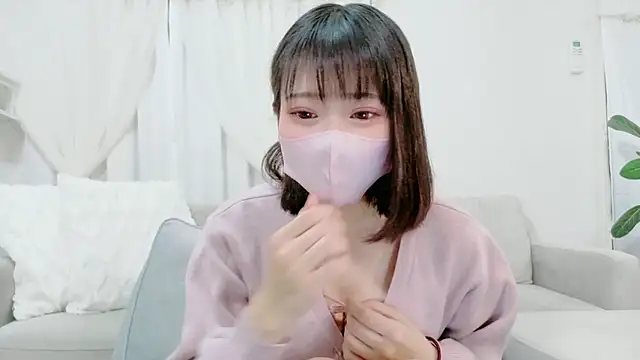Snapshot of anone10101 chatting on May 5, 2:25 pm anone10101 online show from May 5, 2:25 pm