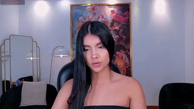 Snapshot of MiaLaurence chatting on May 22, 6:35 pm MiaLaurence online show from May 22, 6:35 pm