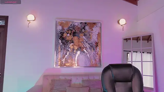 Snapshot of MiaLaurence chatting on June 19, 6:34 pm MiaLaurence online show from June 19, 6:34 pm