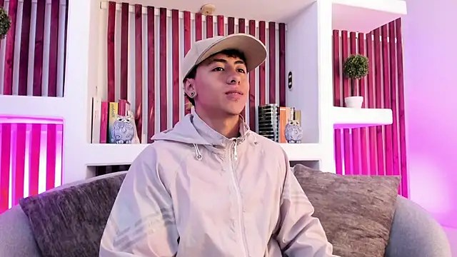 Snapshot of Troy_dalton chatting on September 27, 6:57 pm Troy dalton online show from September 27, 6:57 pm