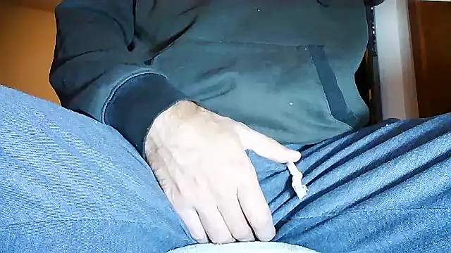 Snapshot of Iamtheswayze chatting on March 11, 10:10 am Iamtheswayze online show from March 11, 10:10 am