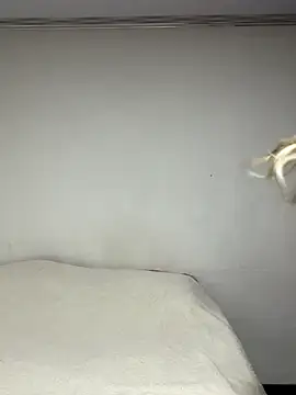 Snapshot of kymberly-reyes11 chatting on December 4, 2:43 am kymberly-reyes11 online show from December 4, 2:43 am