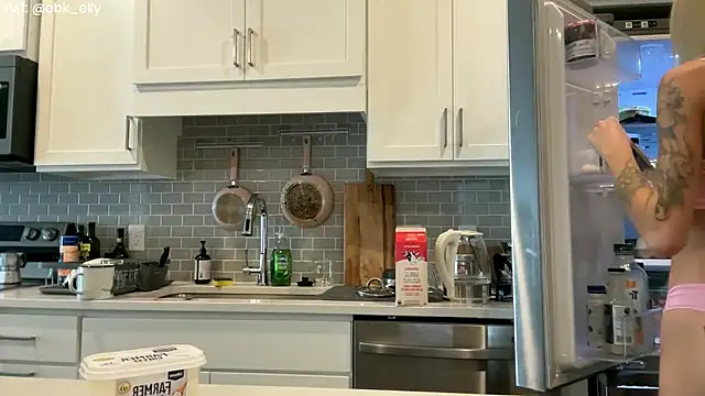 Ohbabykelly online show from January 8, 5:59 pm