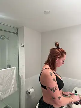 kelsred12 online show from April 11, 4:33 pm