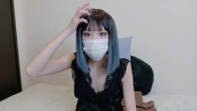 sarina at online show from June 3, 9:34 am