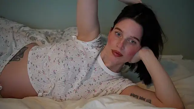 Snapshot of ellaa91 chatting on April 3, 4:49 pm ellaa91 online show from April 3, 4:49 pm