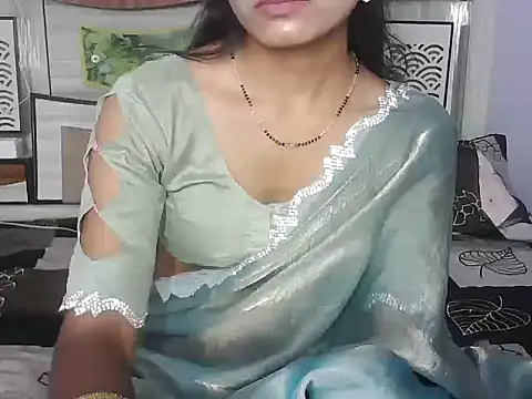 Snapshot of ROSE_GOLDE chatting on May 11, 7:25 am ROSE GOLDE online show from May 11, 7:25 am