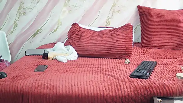 Snapshot of CouplesX96xx chatting on May 9, 8:30 am CouplesX96xx online show from May 9, 8:30 am