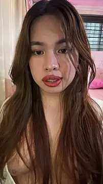 Snapshot of SluttyRogue chatting on November 18, 4:50 am SluttyRogue online show from November 18, 4:50 am