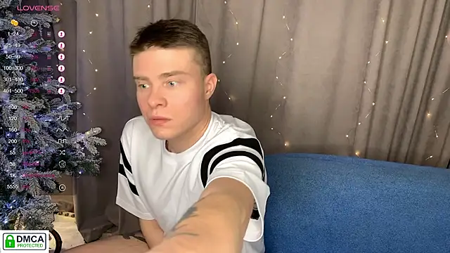 Snapshot of holy_eggs_02 chatting on January 7, 5:48 pm holy eggs 02 online show from January 7, 5:48 pm