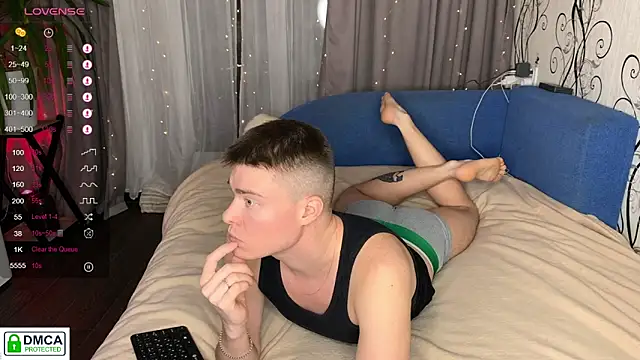 Snapshot of holy_eggs_02 chatting on January 18, 9:40 pm holy eggs 02 online show from January 18, 9:40 pm