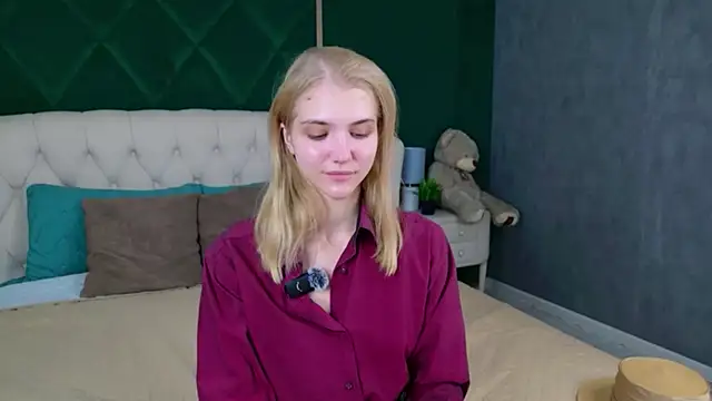 Snapshot of 4example_Chloe chatting on July 14, 5:34 am 4example Chloe online show from July 14, 5:34 am