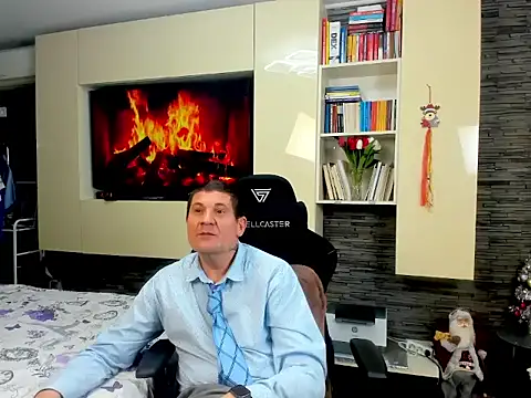 SpartacusDaddy48 online show from February 8, 10:13 pm