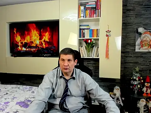 SpartacusDaddy48 online show from February 14, 4:42 am