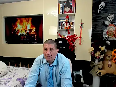 SpartacusDaddy48 online show from February 27, 4:45 am