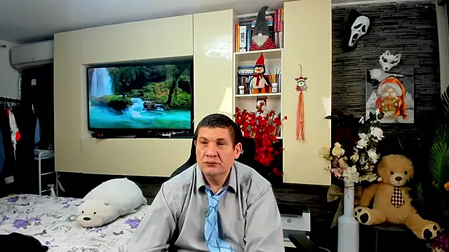 SpartacusDaddy48 online show from March 28, 3:33 pm