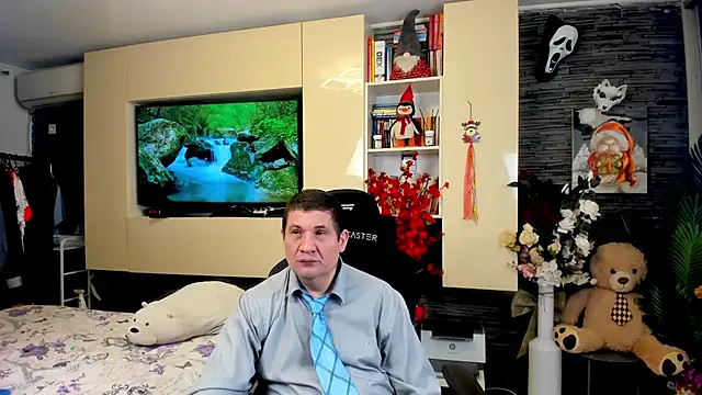 SpartacusDaddy48 online show from March 29, 3:39 am